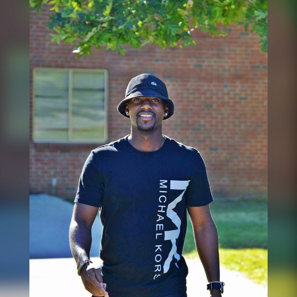 Meet your Posher, EJ - Picture 1 of 4